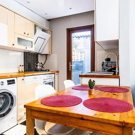 شقة Flat W Garden 10 Min To Bull Statue In Kadikoy *