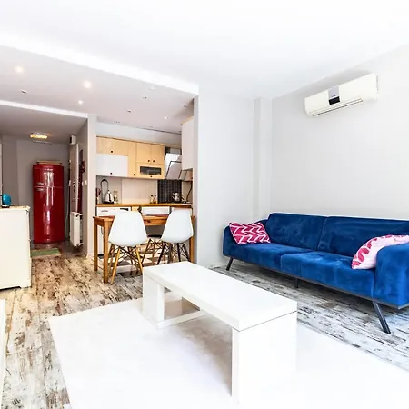 Flat W Garden 10 Min To Bull Statue In Kadikoy شقة