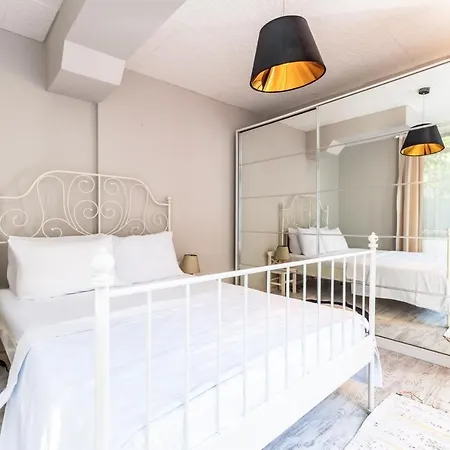 شقة Flat W Garden 10 Min To Bull Statue In Kadikoy