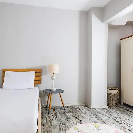 شقة Flat W Garden 10 Min To Bull Statue In Kadikoy اسطنبول