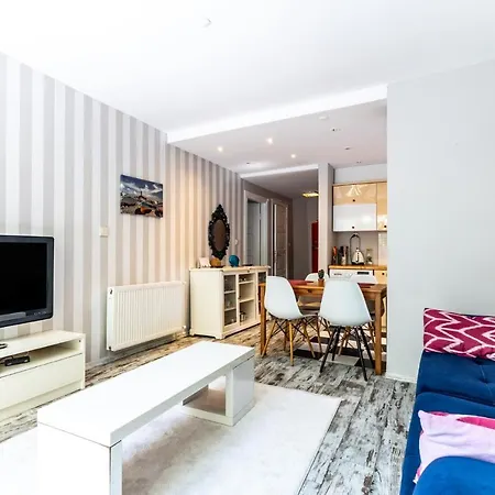Flat W Garden 10 Min To Bull Statue In Kadikoy *